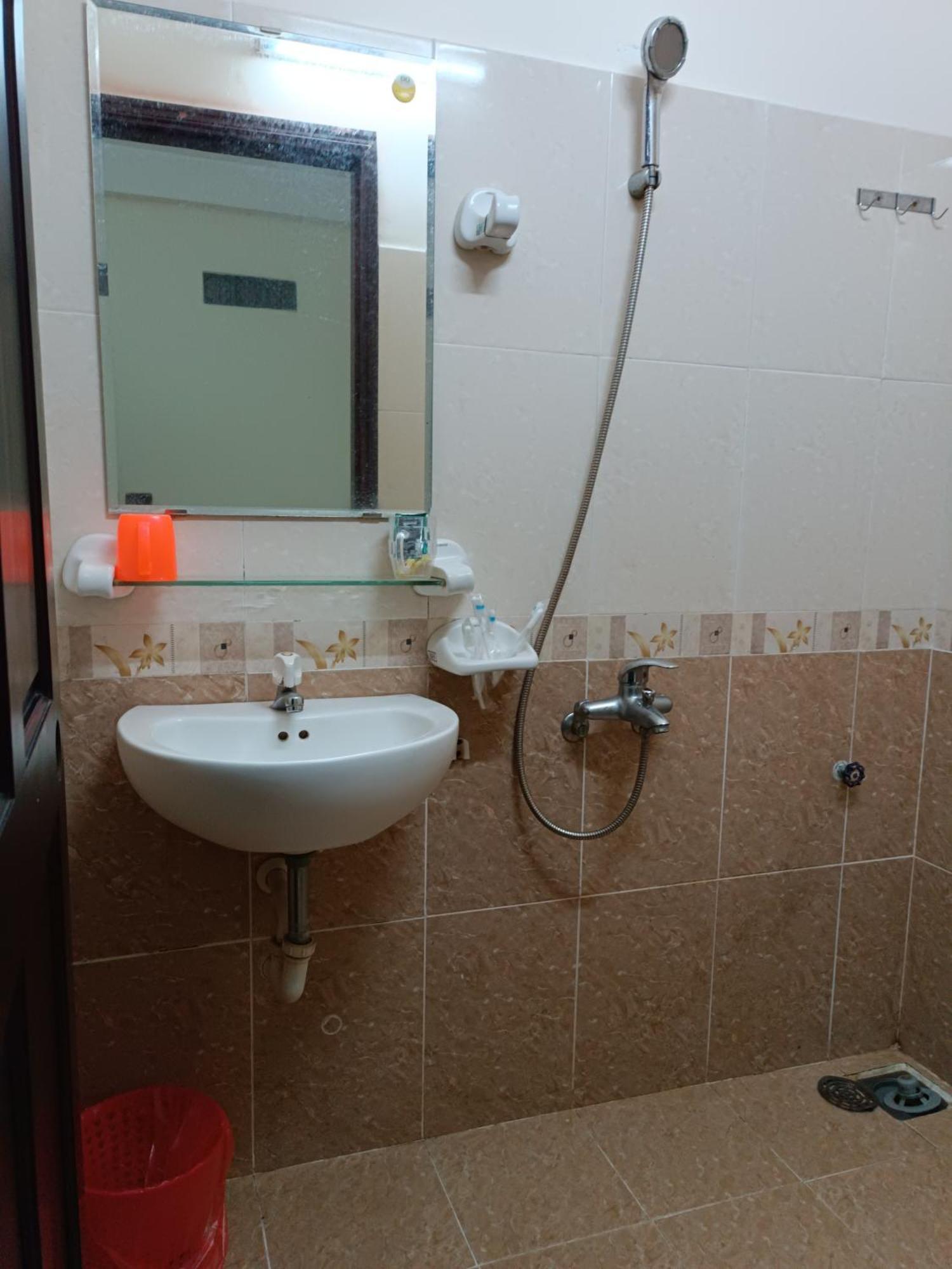 Oyo 1171 Tay Hai Hotel Дананг Екстериор снимка